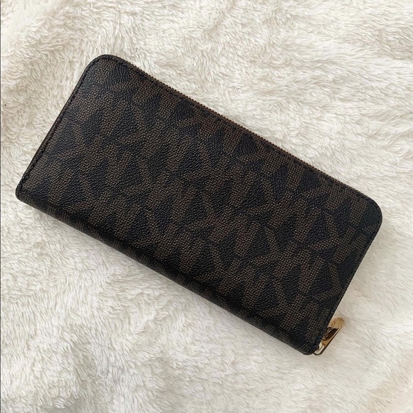 Michael Kors Long Travel Jet Set Wallet - Picture 2 of 6